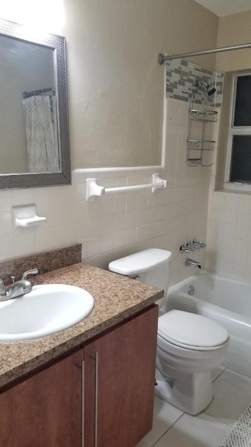 Glam 2 Bedroom Apartment Close To Nsu In Cooper City Екстериор снимка